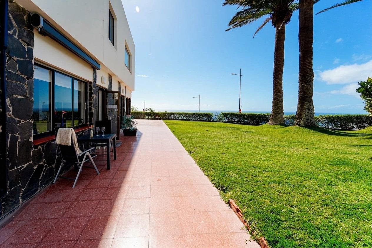 1 bedroom Apartment for sale in Puerto Rico with pool - € 195,000 (Ref: 9702388)