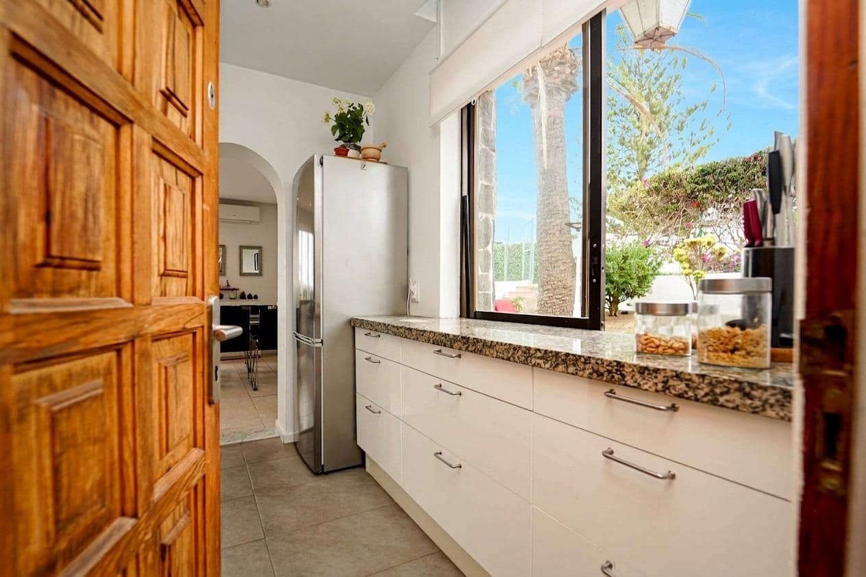 1 bedroom Apartment for sale in Puerto Rico with pool - € 195,000 (Ref: 9702388)