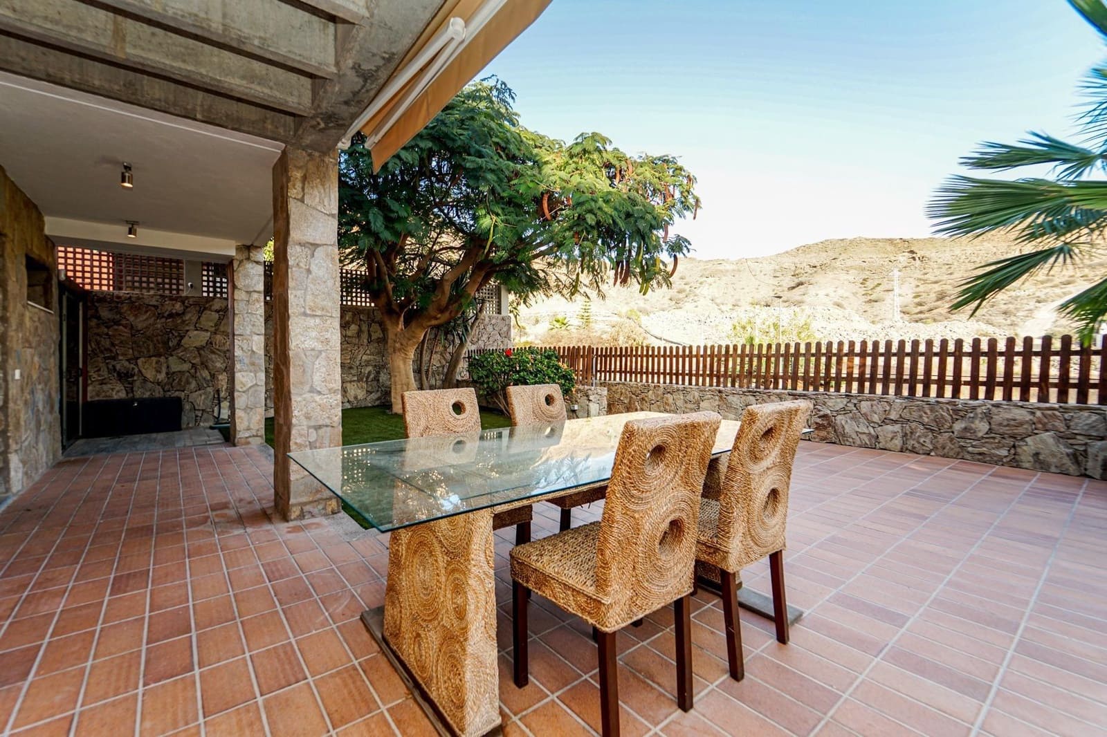 4 bedroom Villa for sale in Mogan with garage - € 795,000 (Ref: 9920629)