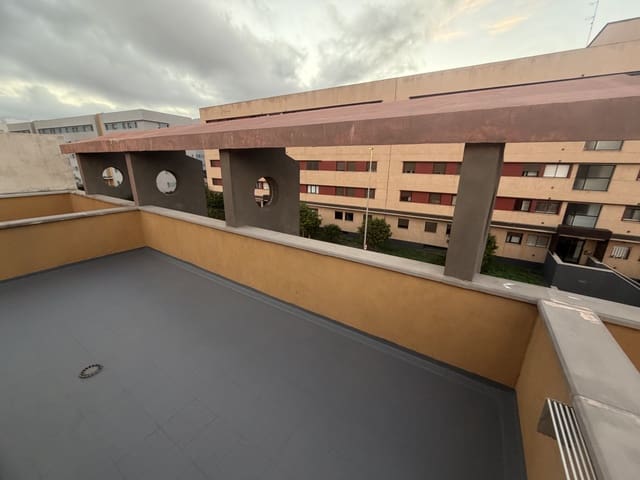 2 slaapkamer Flat te koop in La Gallega, Santa Cruz de Tenerife met garage - € 224.800 (Ref: 9566665)