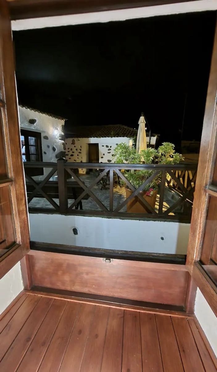 4 slaapkamer Finca/Landhuis te koop in Los Silos met garage - € 380.000 (Ref: 9567897)