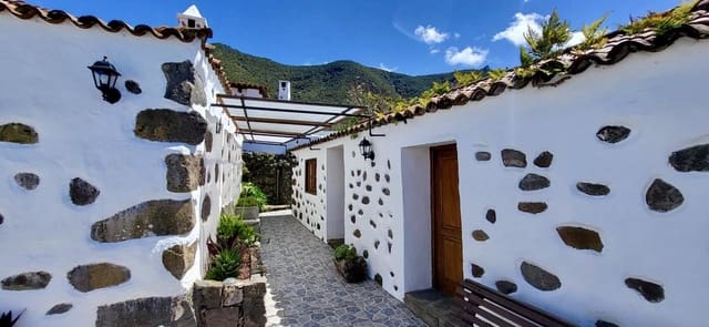 4 soveværelse Finca/Landehus til salg i Los Silos med garage - € 380.000 (Ref: 9567897)