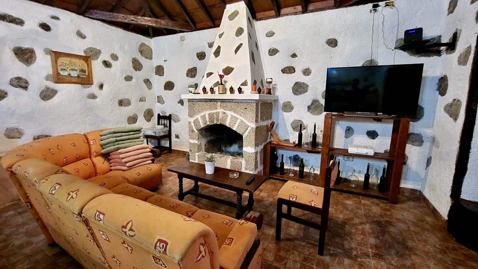 4 slaapkamer Finca/Landhuis te koop in Los Silos met garage - € 380.000 (Ref: 9567897)