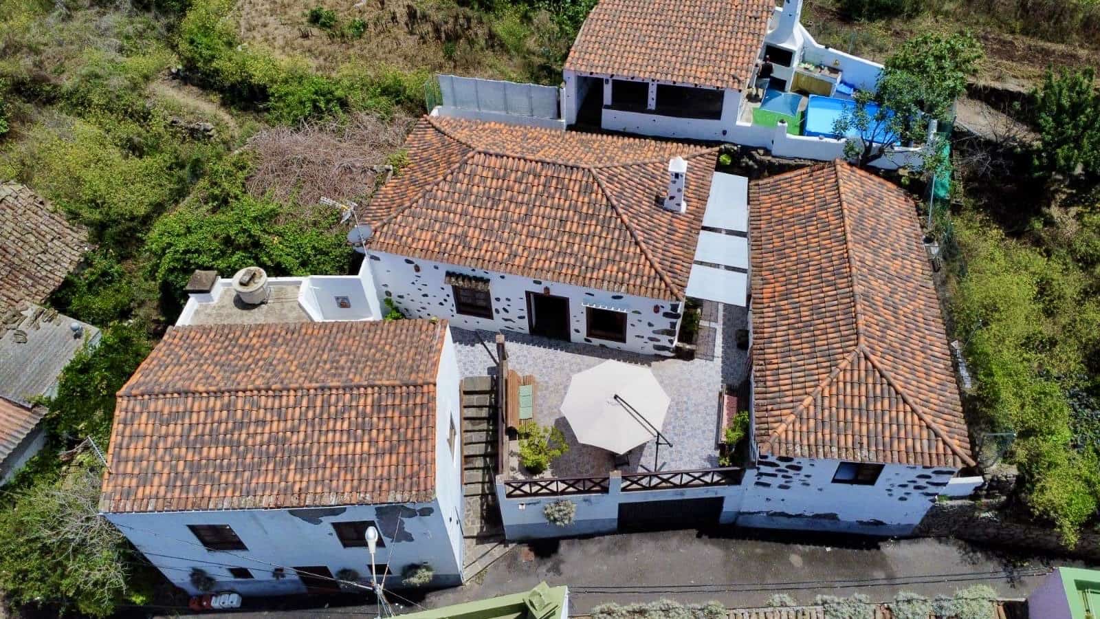 4 slaapkamer Finca/Landhuis te koop in Los Silos met garage - € 380.000 (Ref: 9567897)