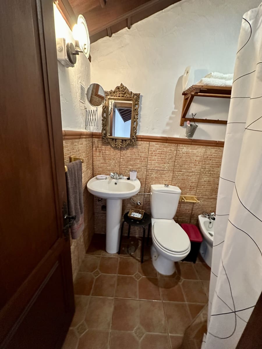 4 slaapkamer Finca/Landhuis te koop in Los Silos met garage - € 380.000 (Ref: 9567897)