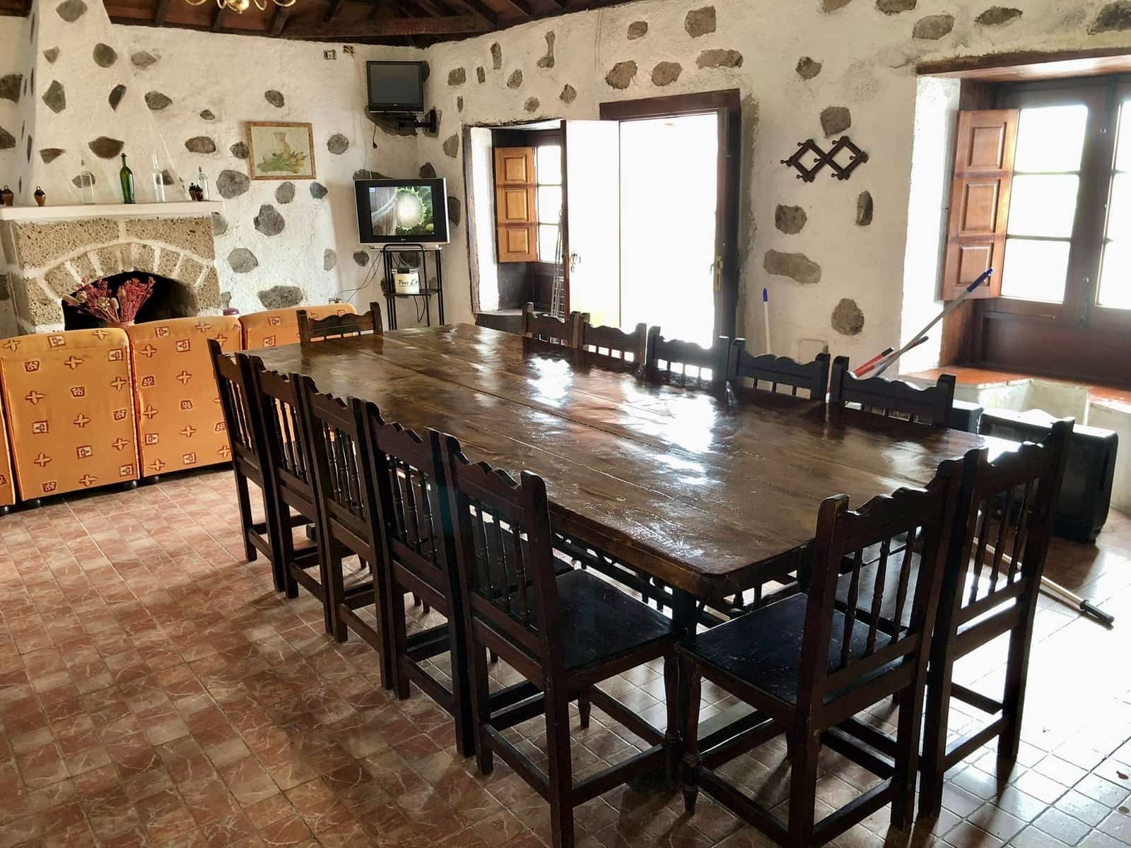 4 slaapkamer Finca/Landhuis te koop in Los Silos met garage - € 380.000 (Ref: 9567897)