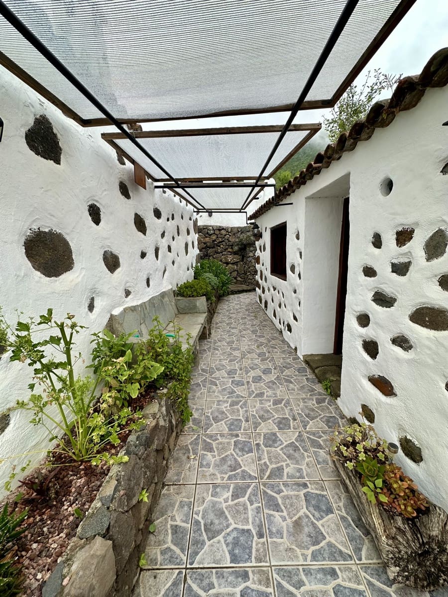 4 slaapkamer Finca/Landhuis te koop in Los Silos met garage - € 380.000 (Ref: 9567897)