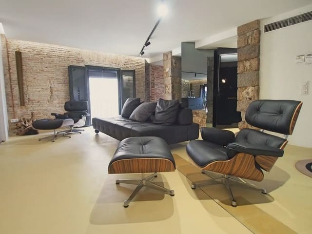 Apartamento de 2 habitaciones en Girona ciudad en alquiler - 2.100 € (Ref: 10023180)