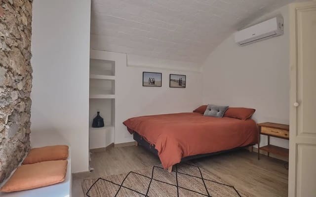 2 quarto Casa em Banda para arrendar em Girona cidade - 2 000 € (Ref: 10023259)