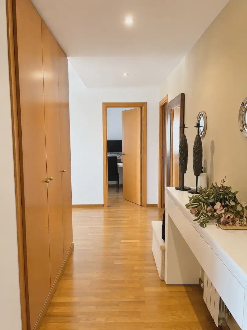 3 slaapkamer Flat te koop in Salt met zwembad garage - € 315.000 (Ref: 10044148)