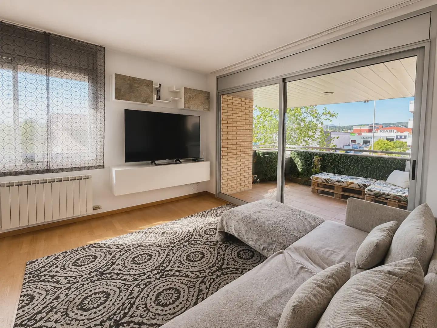 3 slaapkamer Flat te koop in Salt met zwembad garage - € 315.000 (Ref: 10044148)