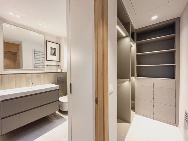 4 bedroom Flat for rent in Girona city - € 3,300 (Ref: 9809856)