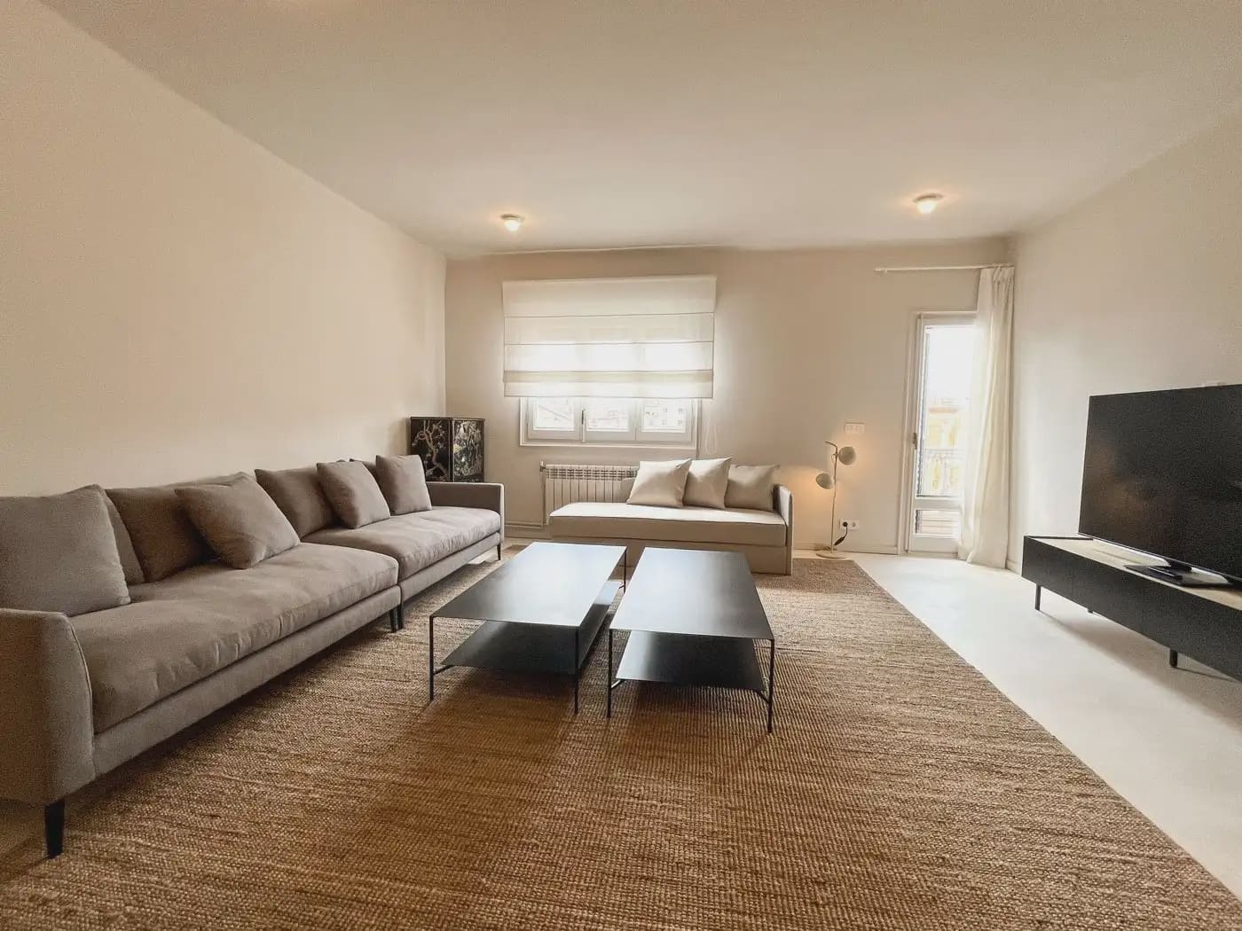 4 bedroom Flat for rent in Girona city - € 3,300 (Ref: 9809856)