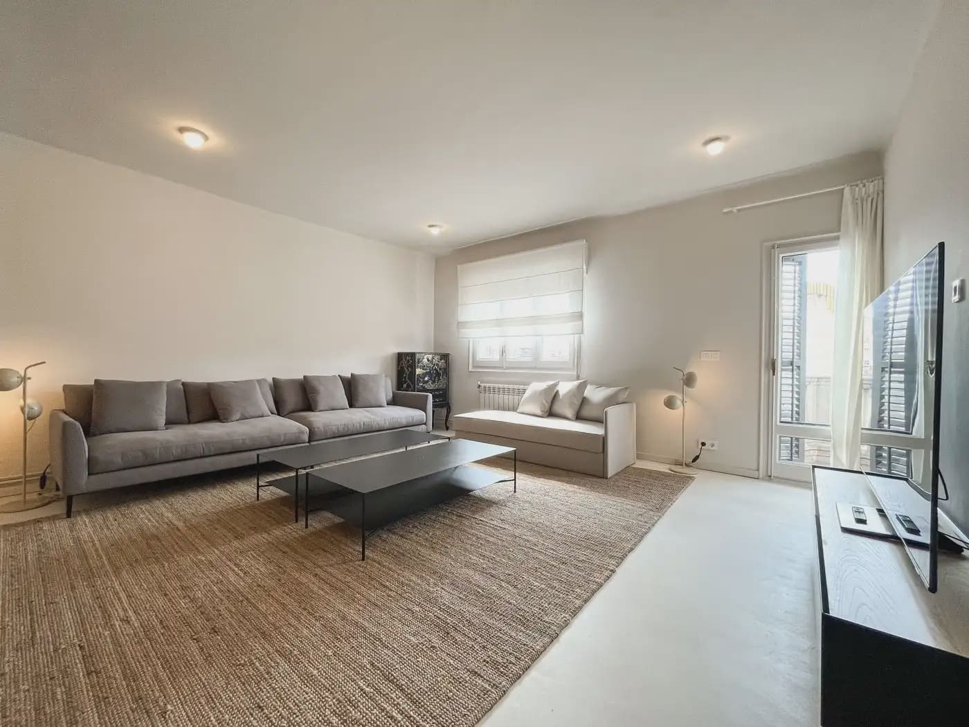 4 bedroom Flat for rent in Girona city - € 3,300 (Ref: 9809856)