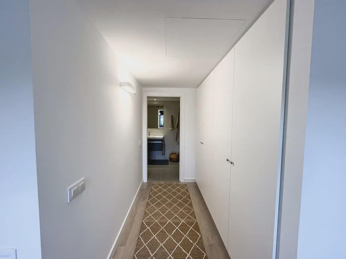 Ático de 2 habitaciones en Girona ciudad en alquiler con garaje - 2.000 € (Ref: 9874041)