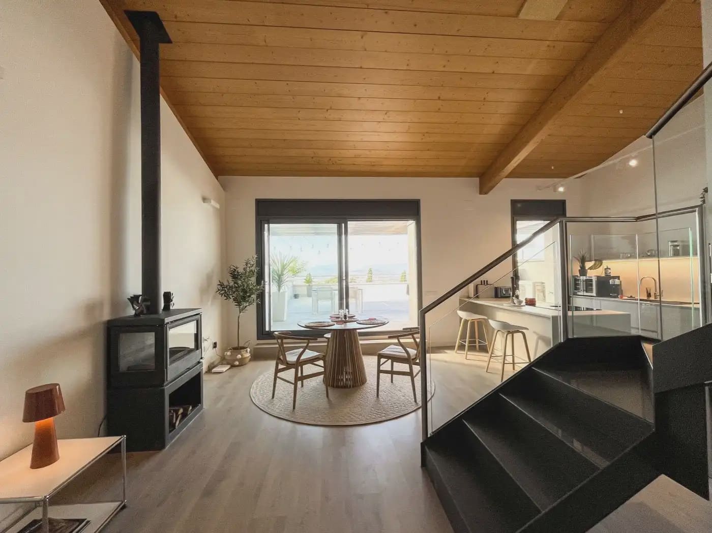 Ático de 2 habitaciones en Girona ciudad en alquiler con garaje - 2.000 € (Ref: 9874041)