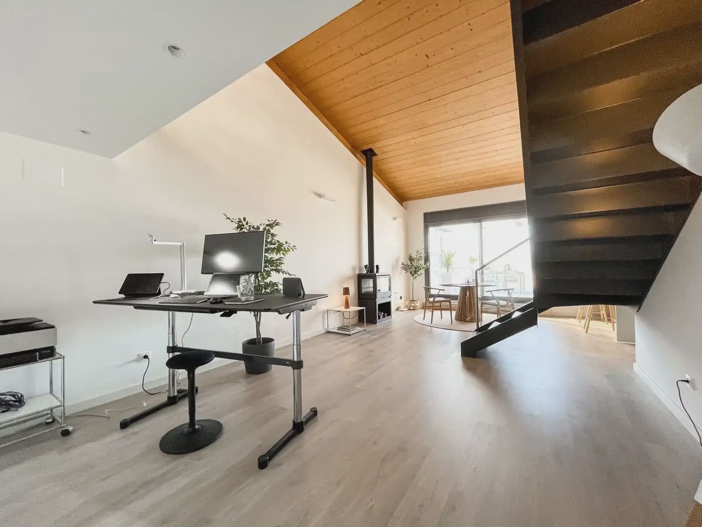 Ático de 2 habitaciones en Girona ciudad en alquiler con garaje - 2.000 € (Ref: 9874041)