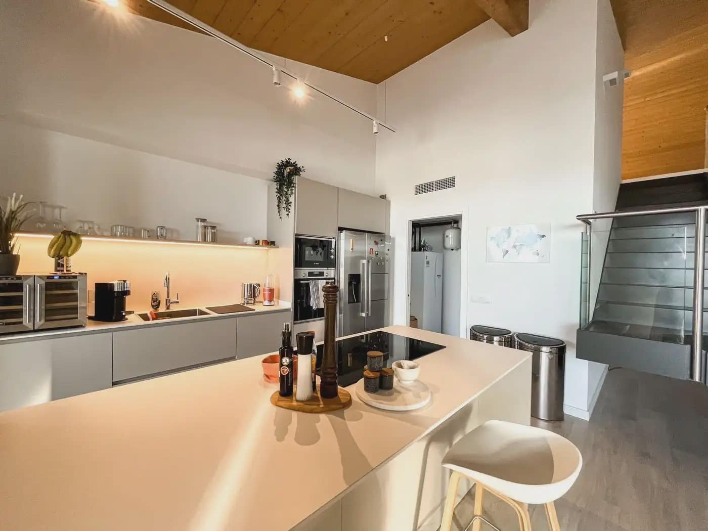 Ático de 2 habitaciones en Girona ciudad en alquiler con garaje - 2.000 € (Ref: 9874041)