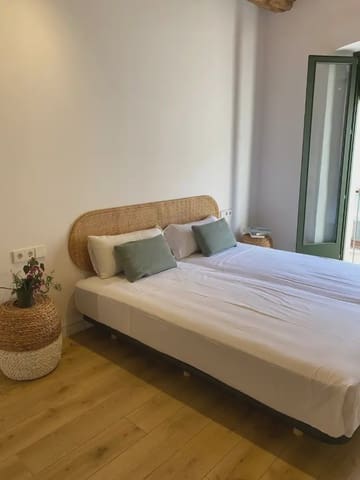 Piso de 3 habitaciones en Girona ciudad en alquiler - 2.315 € (Ref: 9893276)