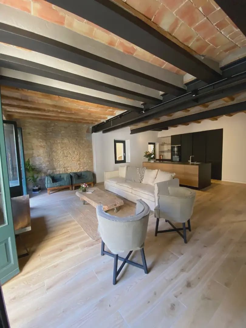 Piso de 3 habitaciones en Girona ciudad en alquiler - 2.315 € (Ref: 9893276)