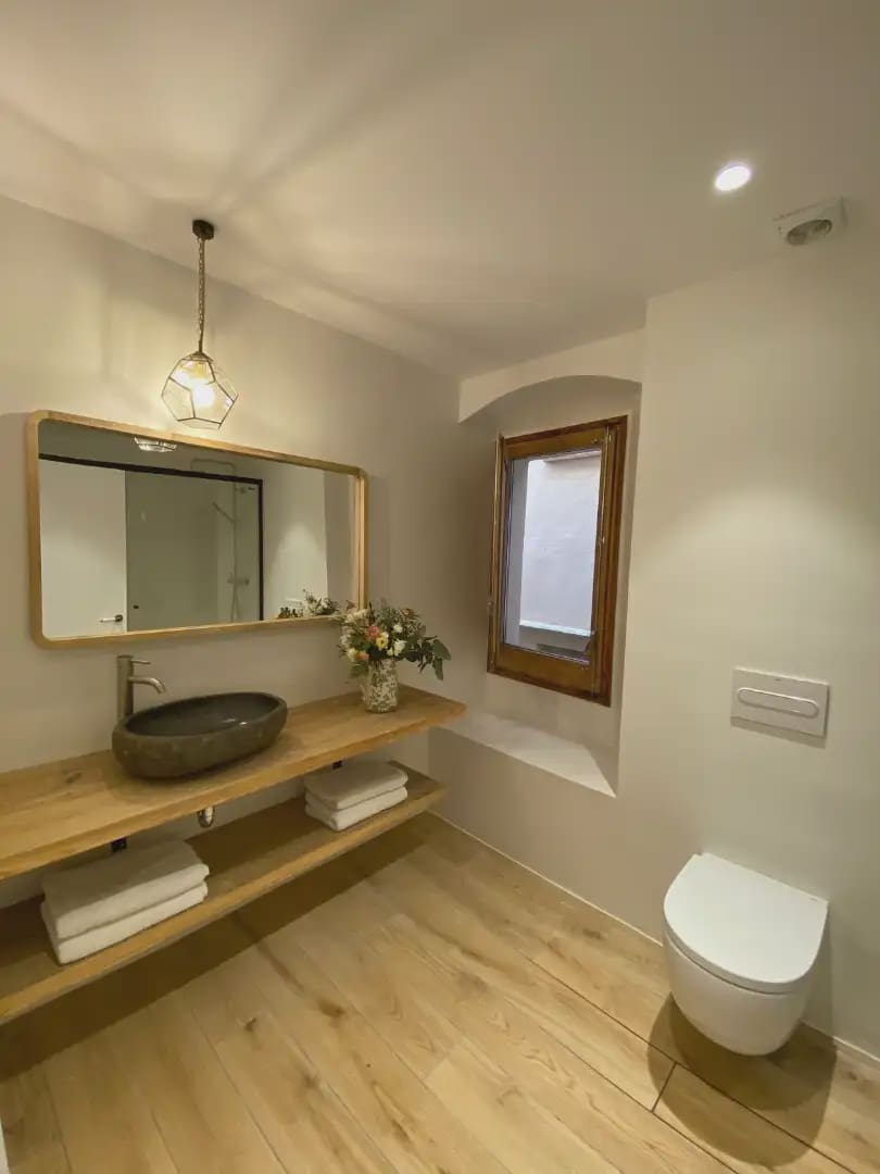 Piso de 3 habitaciones en Girona ciudad en alquiler - 2.315 € (Ref: 9893276)