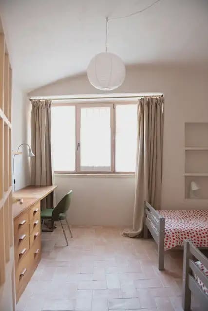 2 slaapkamer Flat te huur in Gerona stad - € 1.900 (Ref: 9911874)