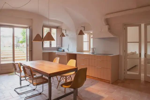 2 slaapkamer Flat te huur in Gerona stad - € 1.900 (Ref: 9911874)