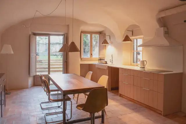 2 slaapkamer Flat te huur in Gerona stad - € 1.900 (Ref: 9911874)