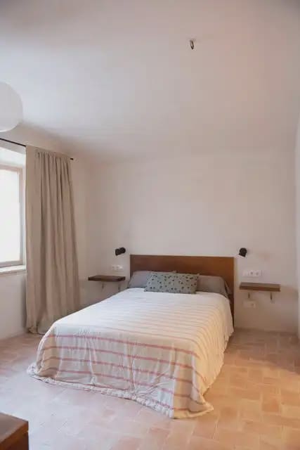 2 slaapkamer Flat te huur in Gerona stad - € 1.900 (Ref: 9911874)