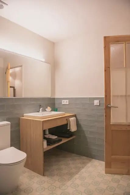 2 slaapkamer Flat te huur in Gerona stad - € 1.900 (Ref: 9911874)