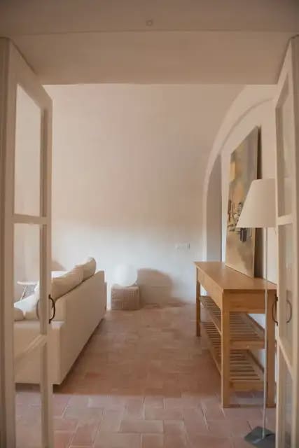 2 slaapkamer Flat te huur in Gerona stad - € 1.900 (Ref: 9911874)
