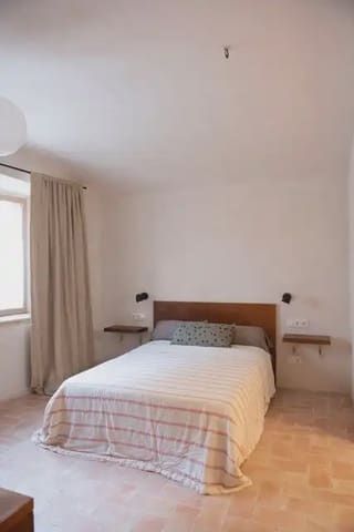 2 slaapkamer Flat te huur in Gerona stad - € 1.900 (Ref: 9911874)