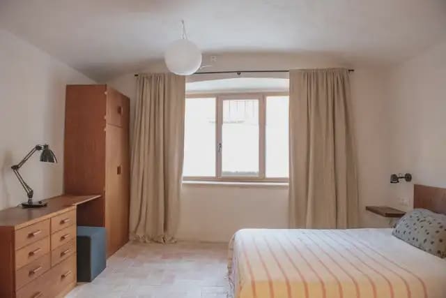 2 slaapkamer Flat te huur in Gerona stad - € 1.900 (Ref: 9911874)