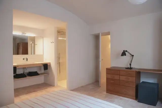 2 slaapkamer Flat te huur in Gerona stad - € 1.900 (Ref: 9911874)