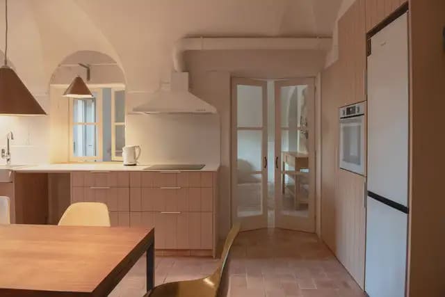 2 slaapkamer Flat te huur in Gerona stad - € 1.900 (Ref: 9911874)