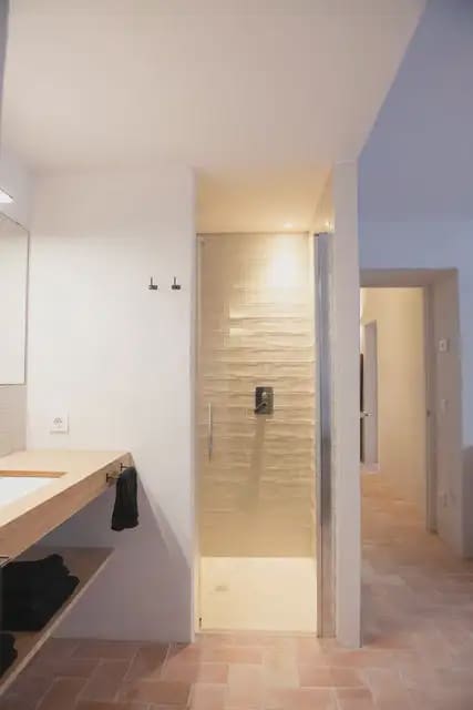 2 slaapkamer Flat te huur in Gerona stad - € 1.900 (Ref: 9911874)