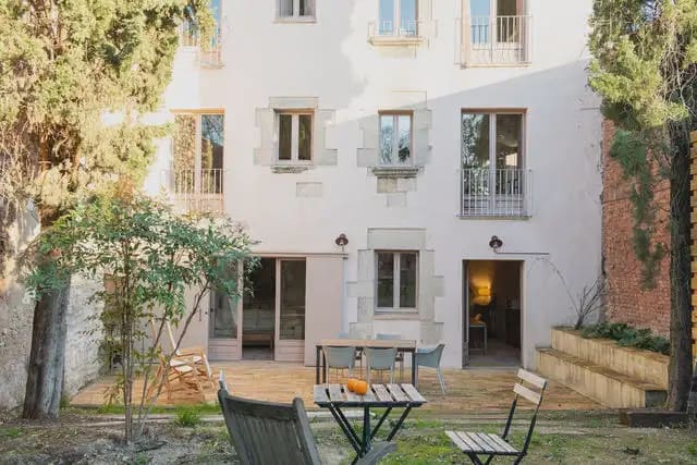 2 slaapkamer Flat te huur in Gerona stad - € 1.900 (Ref: 9911874)