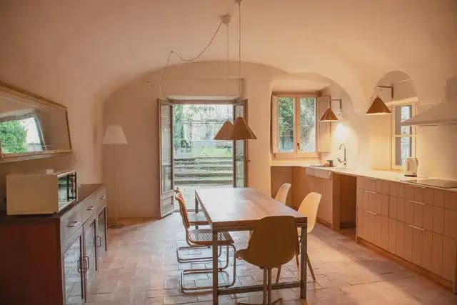 2 slaapkamer Flat te huur in Gerona stad - € 1.900 (Ref: 9911874)