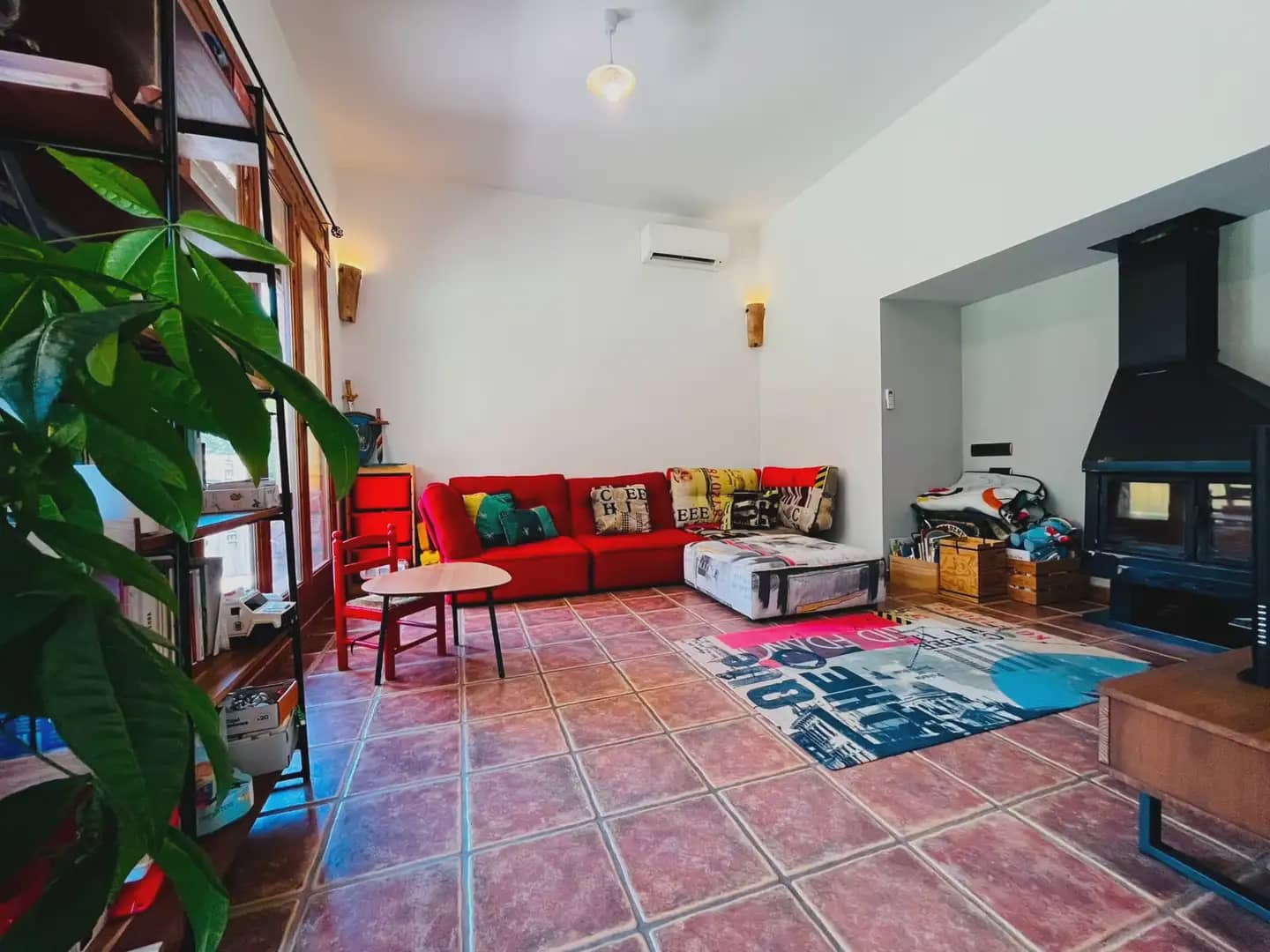 4 bedroom Villa for rent in Sant Marti de Llemena with garage - € 1,600 (Ref: 9941485)