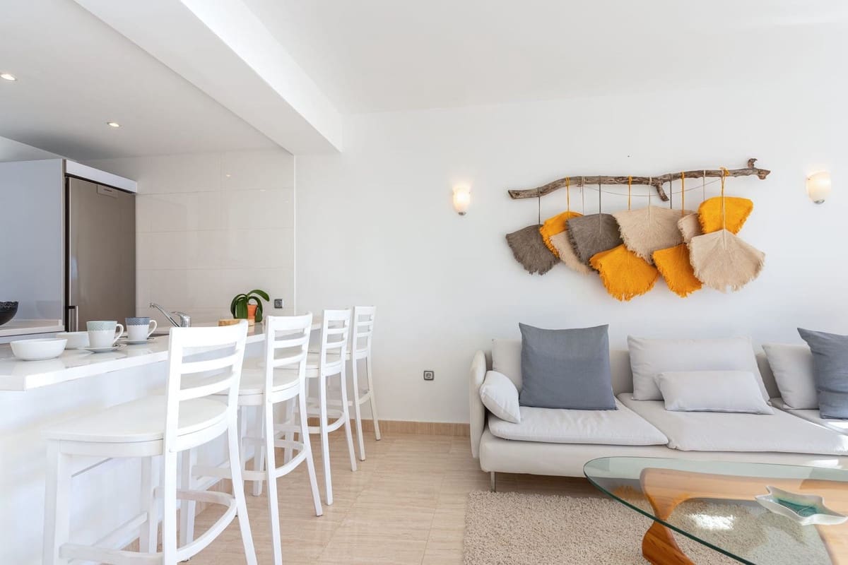 3 bedroom Penthouse for sale in Fuengirola with pool garage - € 695,000 (Ref: 10073236)