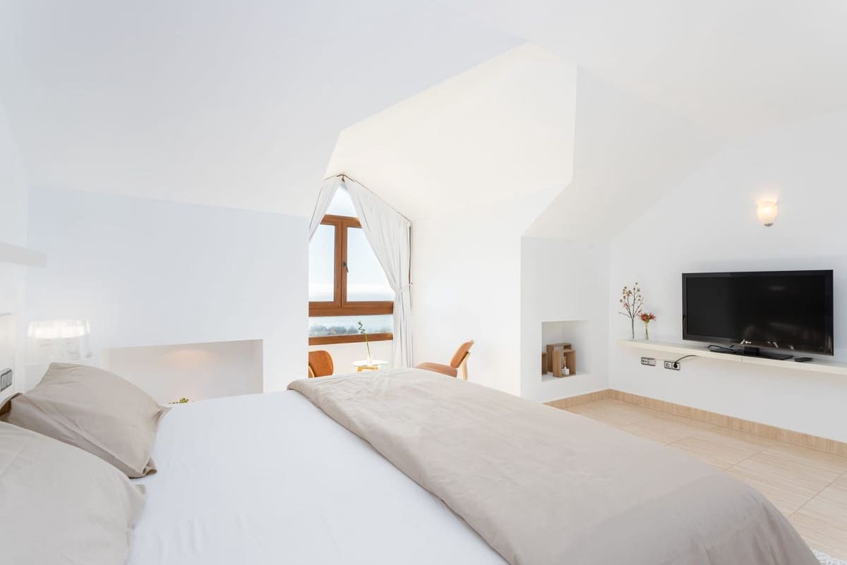 3 bedroom Penthouse for sale in Fuengirola with pool garage - € 695,000 (Ref: 10073236)