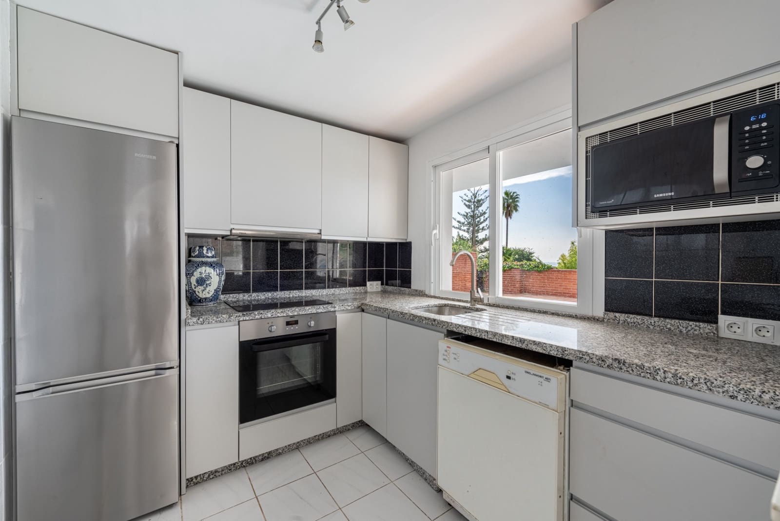 5 chambre Villa/Maison à vendre à La Capellania avec piscine garage - 975 000 € (Ref: 10076965)