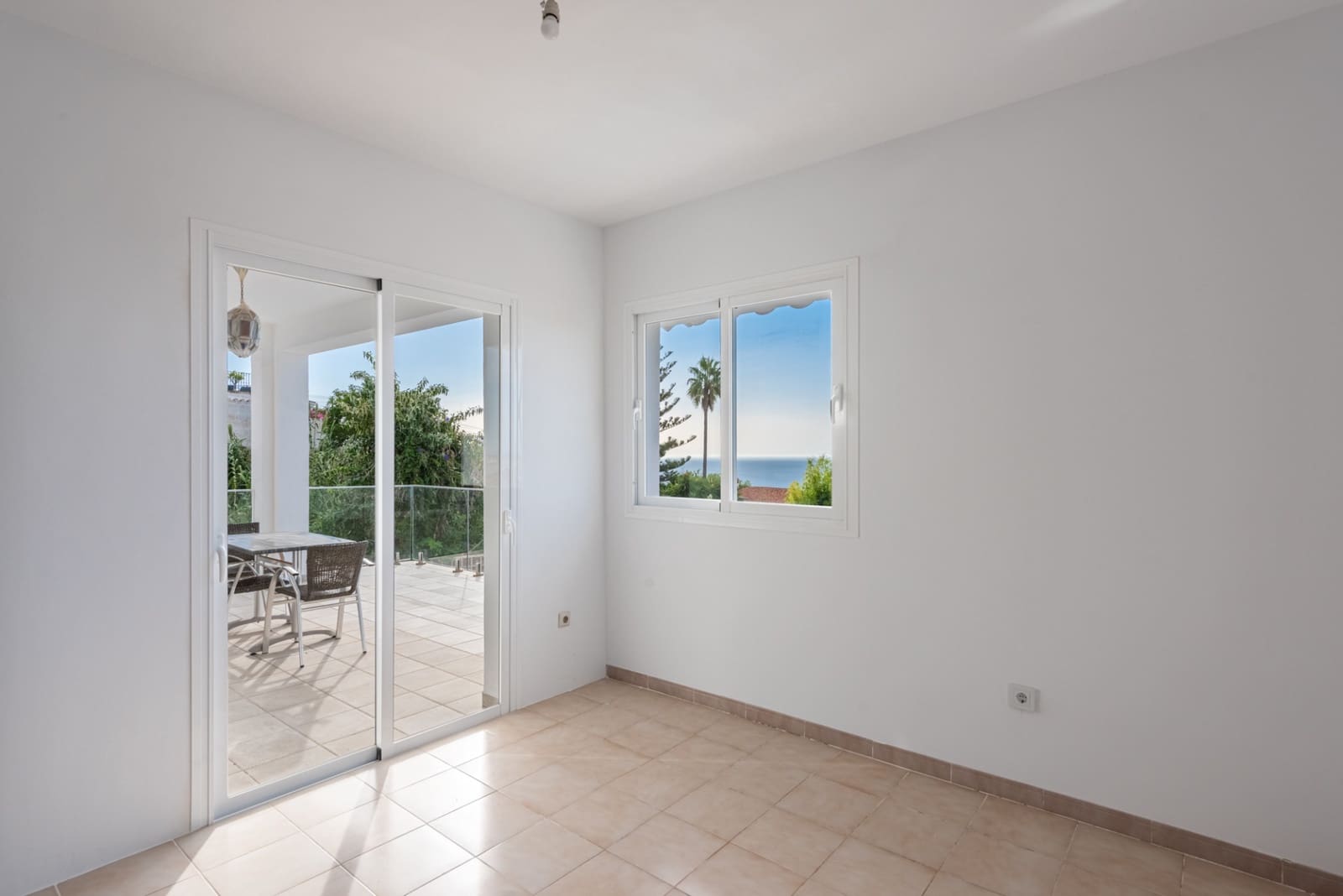 5 chambre Villa/Maison à vendre à La Capellania avec piscine garage - 975 000 € (Ref: 10076965)