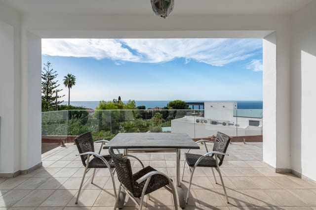 5 chambre Villa/Maison à vendre à La Capellania, Benalmádena avec piscine garage - 975 000 € (Ref: 10076965)