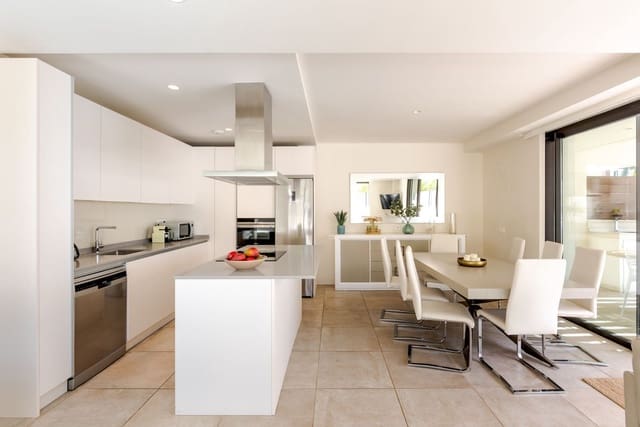 4 Zimmer Haus zu verkaufen in La Cala de Mijas, Mijas mit Pool Garage - 1.195.000 € (Ref: 10095472)