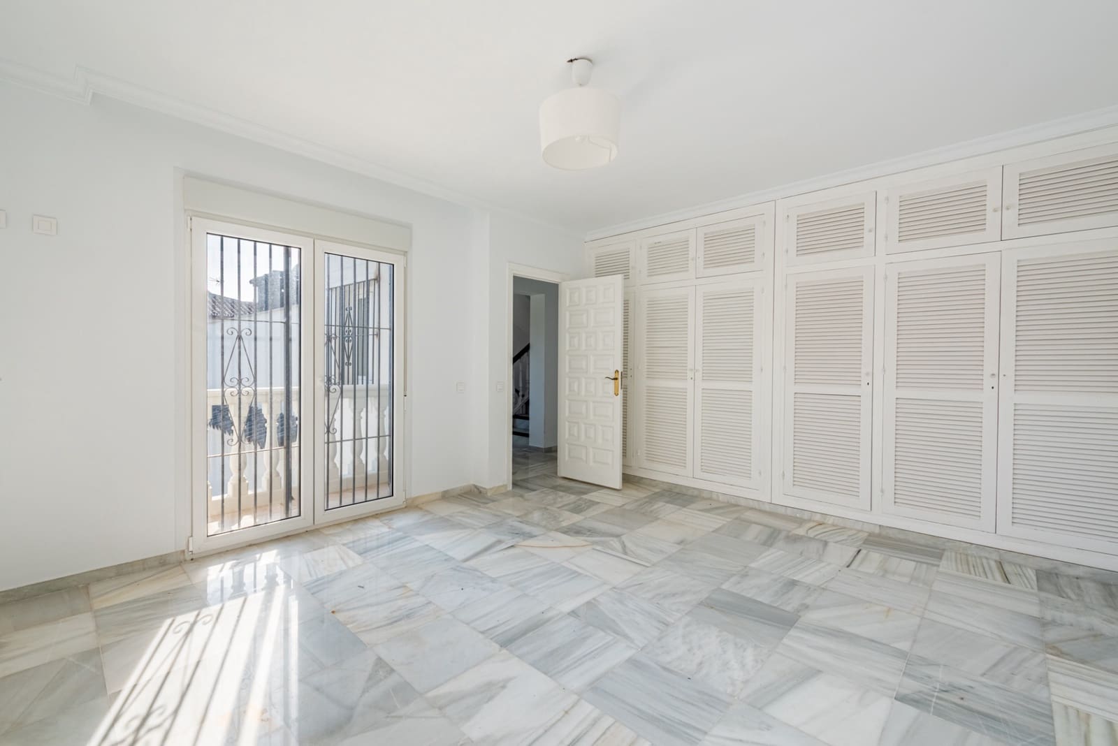 7 soveværelse Villa til salg i Mijas Costa med swimmingpool garage - € 1.650.000 (Ref: 10101151)