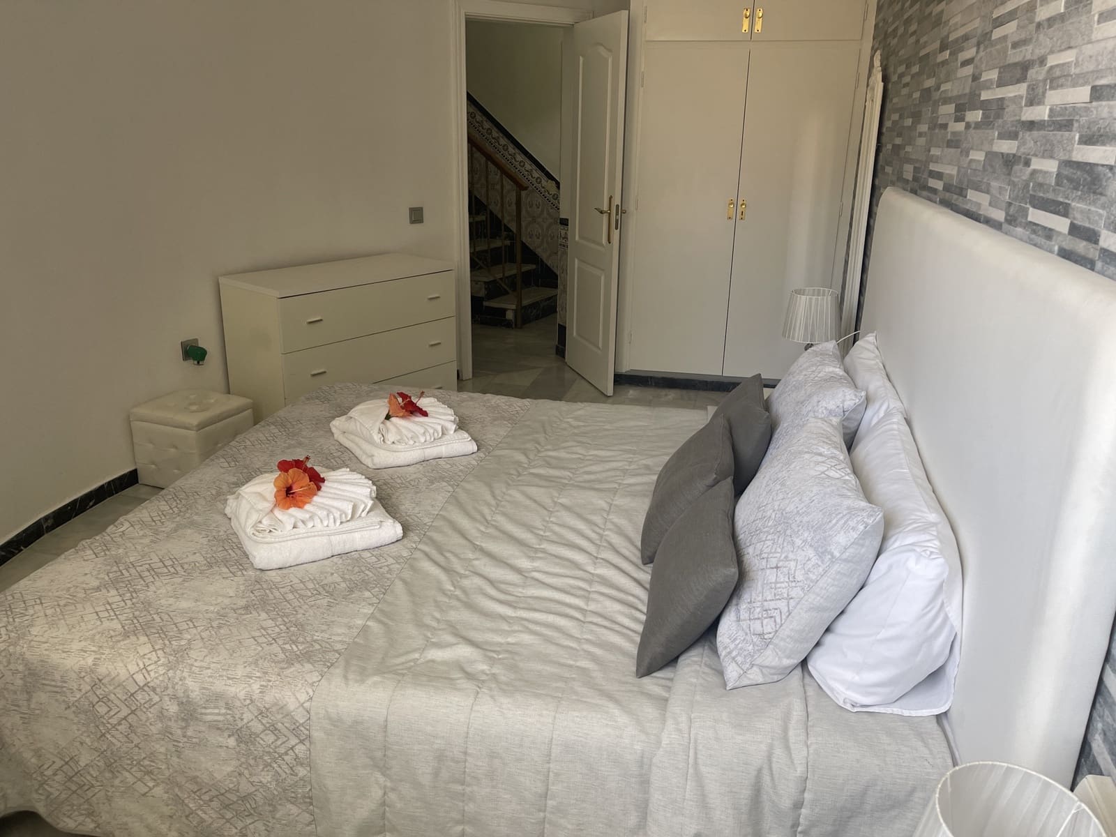 6 soverom Villa til salgs i El Faro med svømmebasseng garasje - € 895 000 (Ref: 8643941)