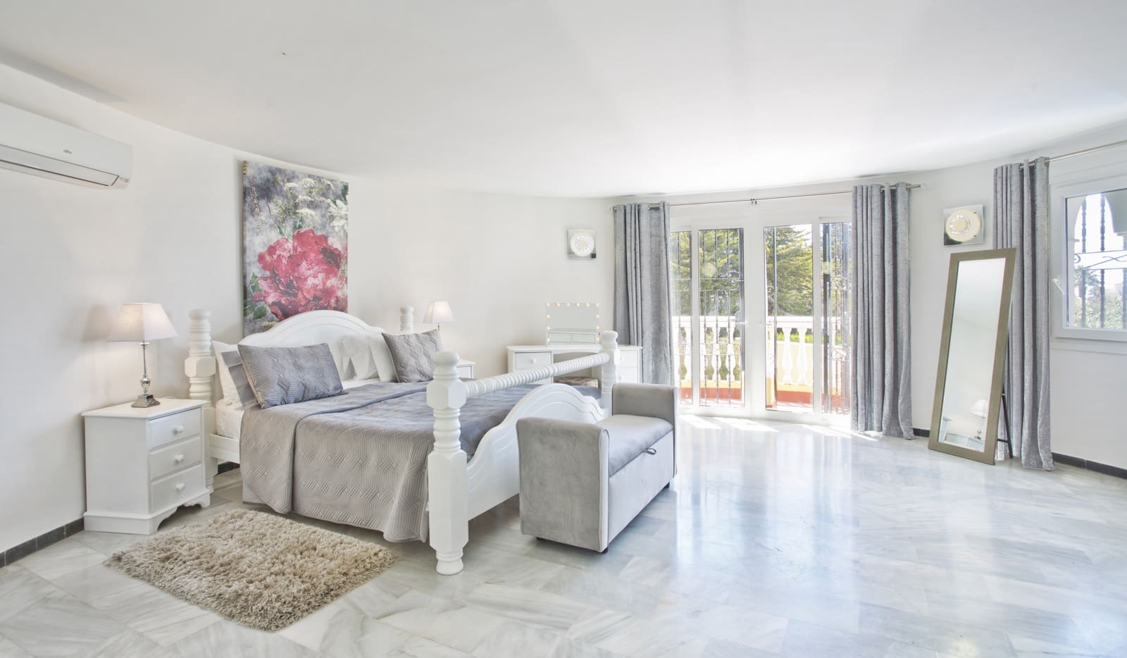 6 soverom Villa til salgs i El Faro med svømmebasseng garasje - € 895 000 (Ref: 8643941)