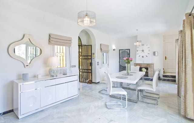 6 soverom Villa til salgs i El Faro, Mijas med svømmebasseng garasje - € 895 000 (Ref: 8643941)