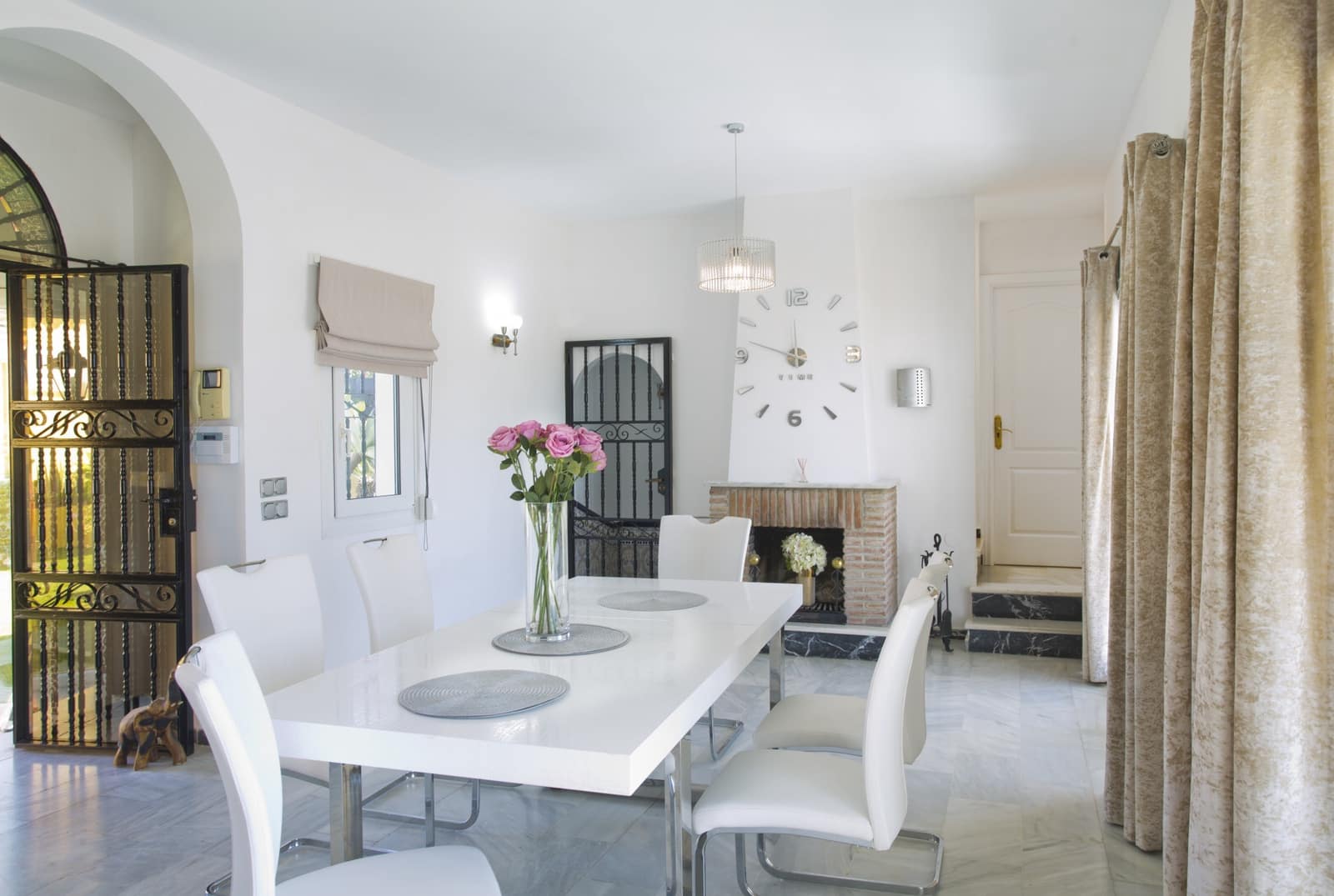 6 soverom Villa til salgs i El Faro med svømmebasseng garasje - € 895 000 (Ref: 8643941)